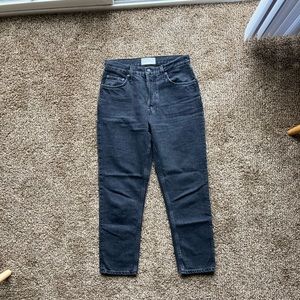 Everlane 90s Cheeky Jeans in Washed Black